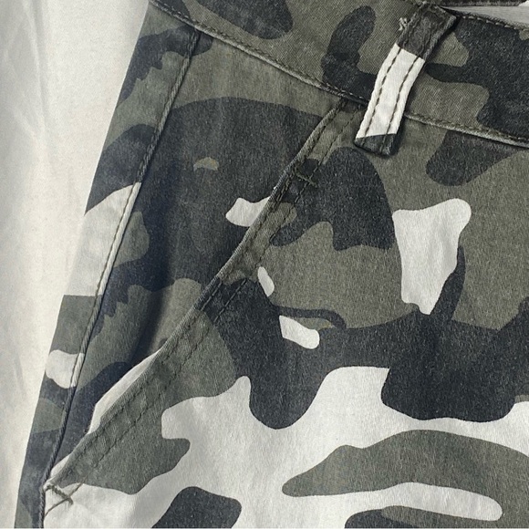 American Bazi Women’s Camouflage Cargo Joggers Pants Size Large - Picture 9 of 16